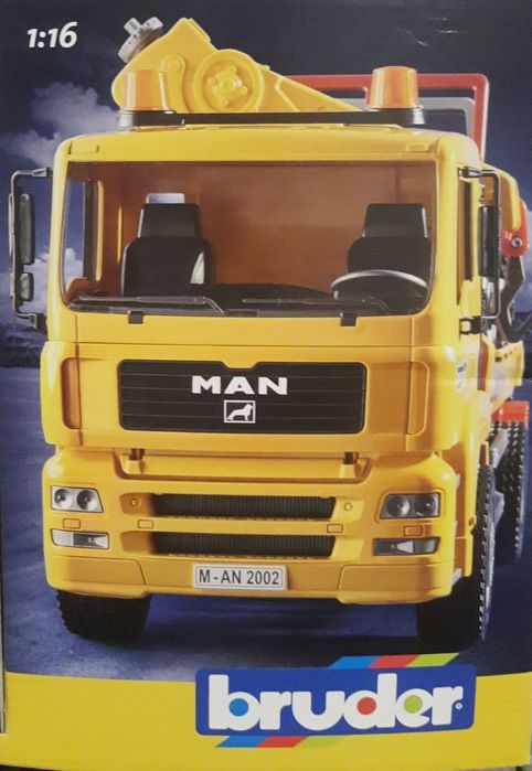 Эвакуатор MAN с внедорожником Bruder