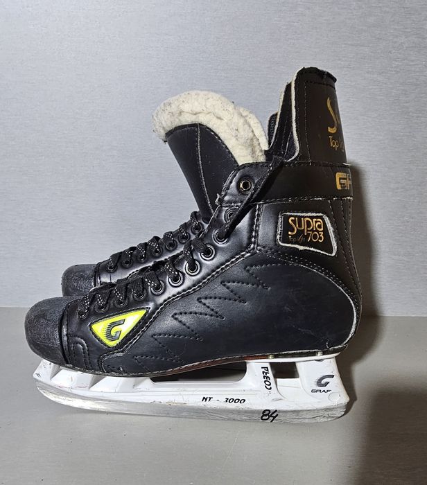 Patine 84 hochei hockey Graf supra 703   marime   45 ( 29   cm lungime interioara). Pentru alte modele vezi anunțurile mele.