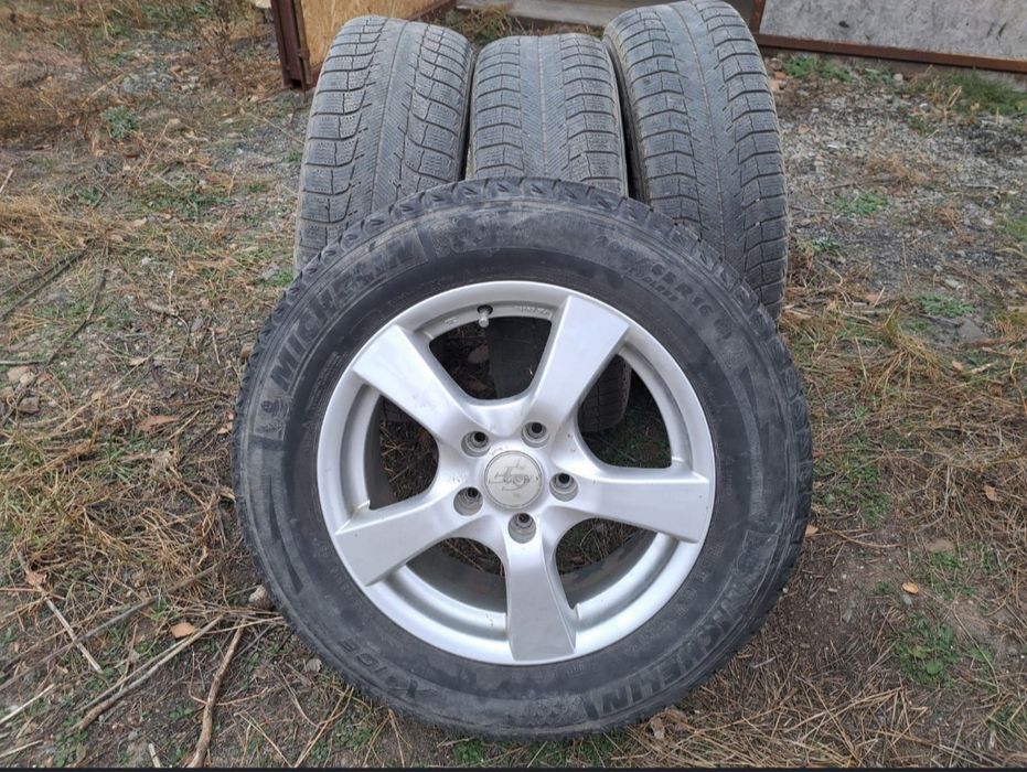 Продам колеса зимние шины липучка