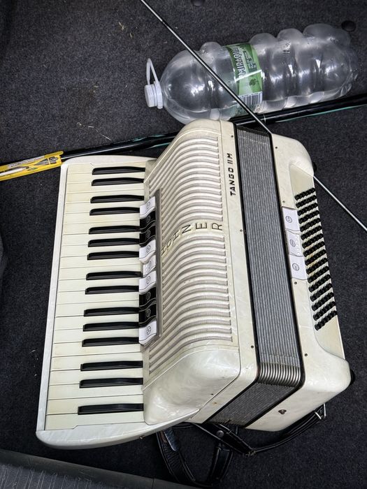 Vand HOHNER Tango 2 M