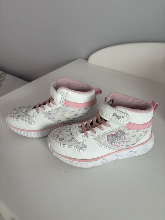 Детски пролетни  светещи обувки Primigi