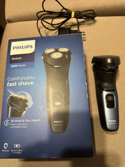 Vând aparat de ras Philips seria 3000