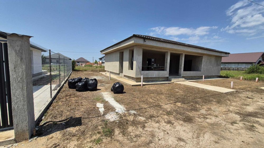 De vanzare teren + casa pe structura metalica la gri   - Com. Berceni