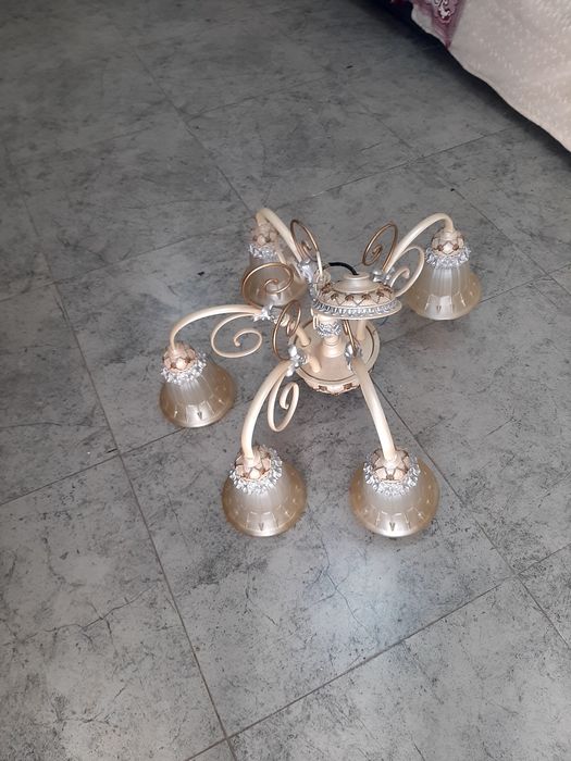 Продам люстры б.у