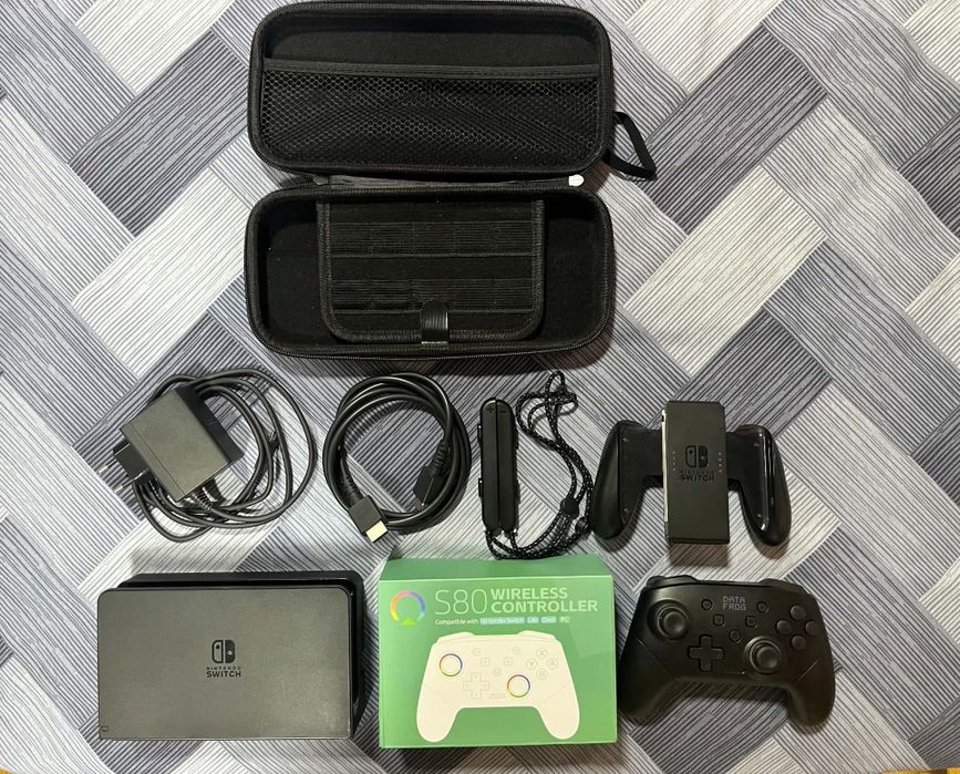 Nintendo Switch OLED с игри и аксесоари