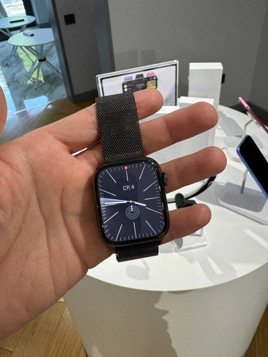 Apple iWatch 7 Series 45 mm Graphite Milanese