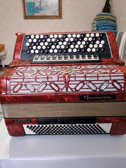 Продается немецкий баян Баркароле