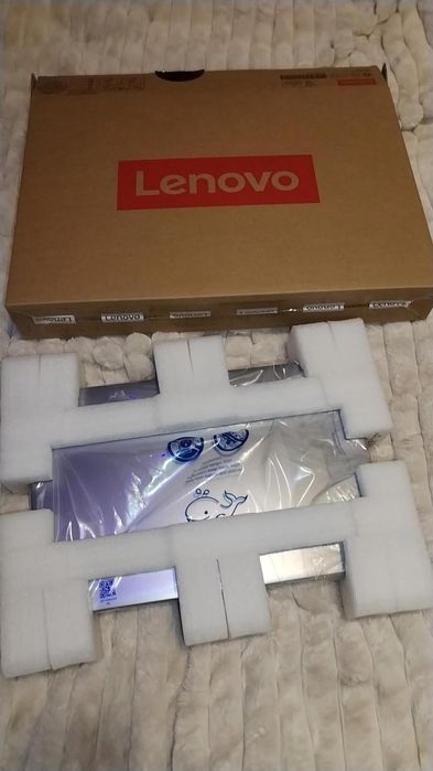 Vând leptop nou nouț Lenovo 8GB ram rayzen 3 și 512gb ssd
