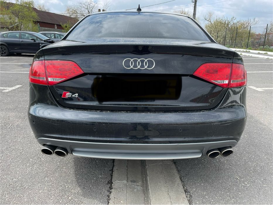 Dezmembrez Audi A4 B8 2.0 CAGA