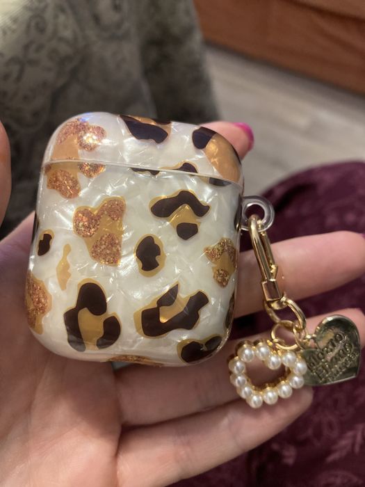 Чехол на AirPods