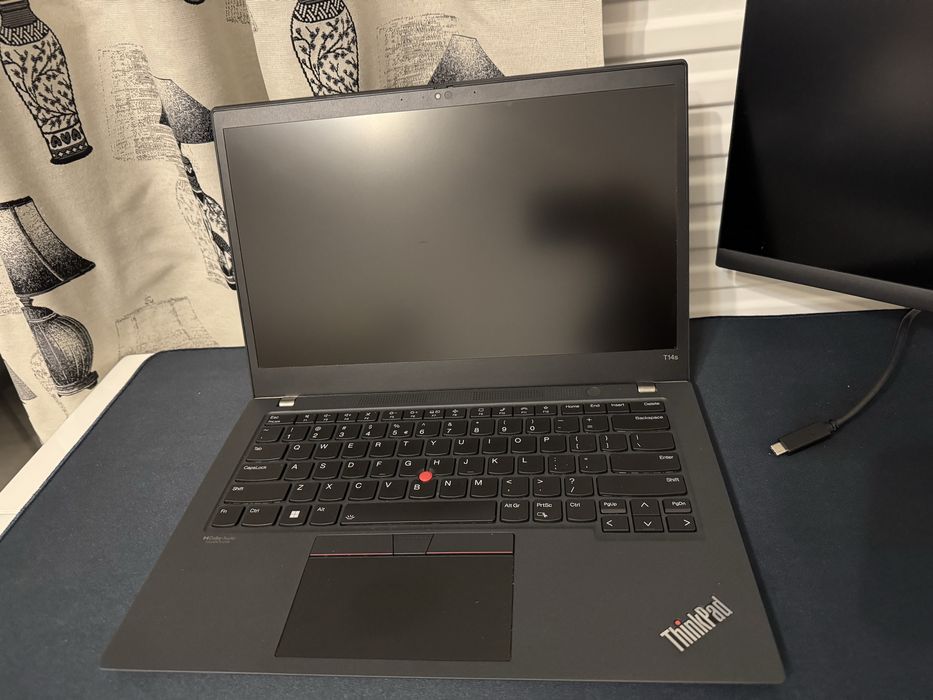 Laptop Lenov Thinkpad T14s Gen2 | i7-1185G7 | 16GB RAM | 240GB SSD