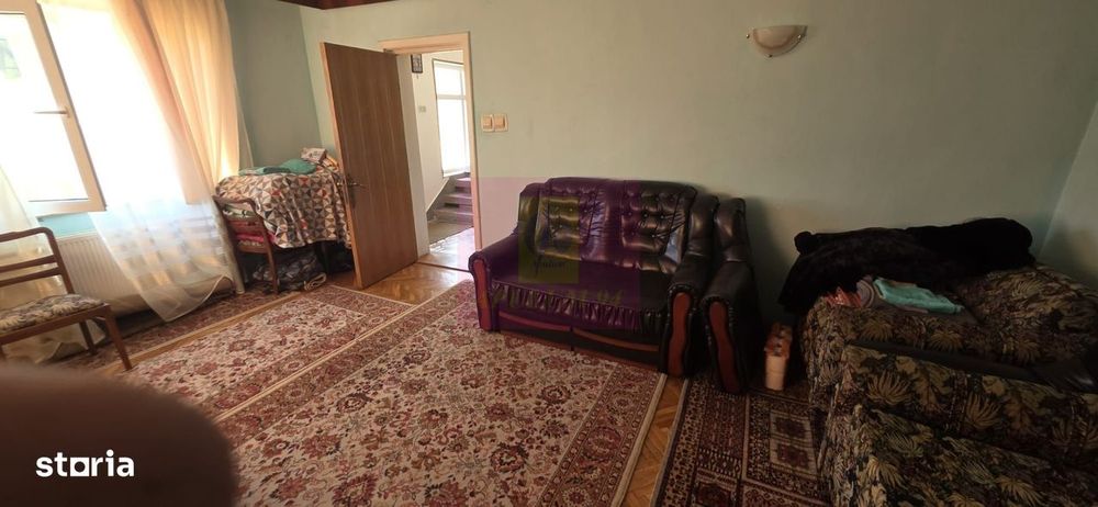 Casa de vanzare cu 6 camere in Busteni