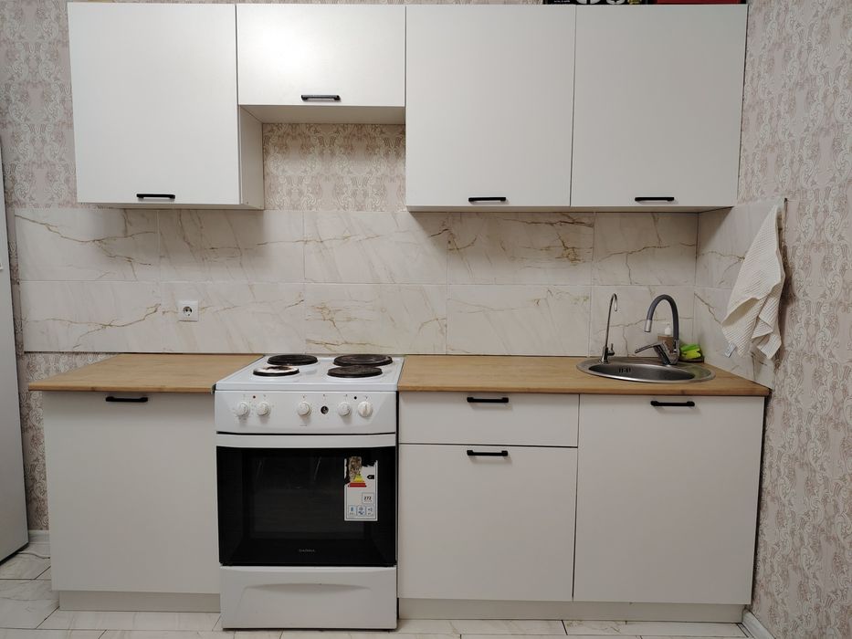 Кухни мебель с плиткои продам