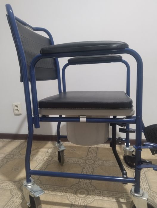 Инвалидная коляска (санитарная)