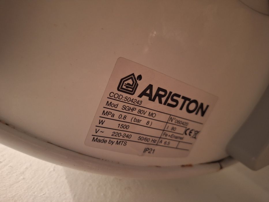 Продам бойлер Аристон
