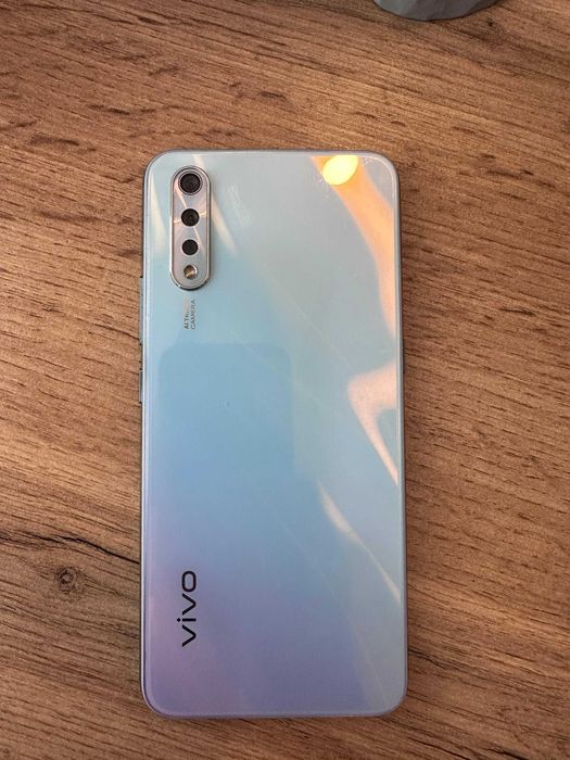 Смартфон vivo V17Neo
