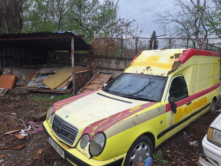 Продам Мерседес Е 290