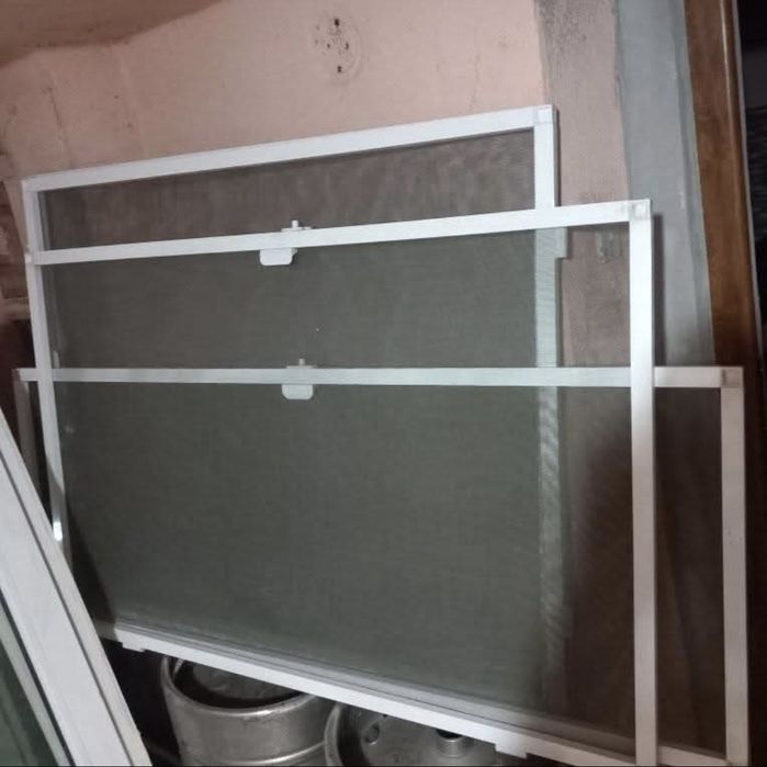 De vânzare geamuri termopan cu plasă