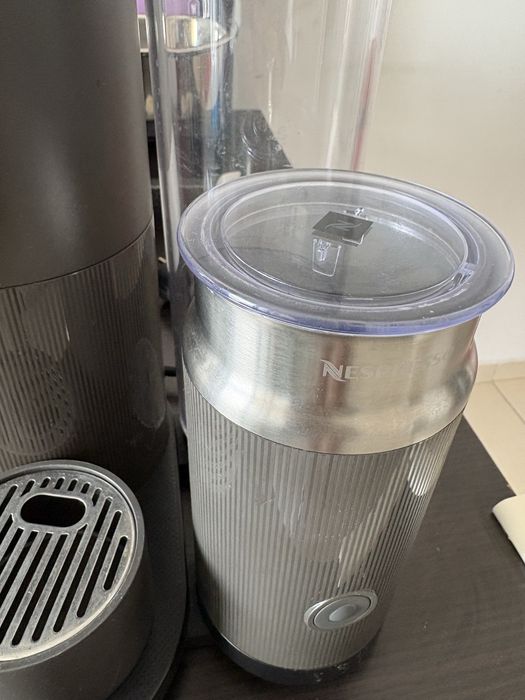 Aparat cafea Nespresso