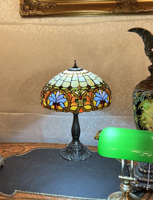Lampă Tiffany *** vintage / antic / vechi / retro ***