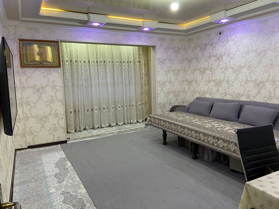 Срочно без маклера! 2 ком.  кв около дв. Лисунова. На Француском доме.