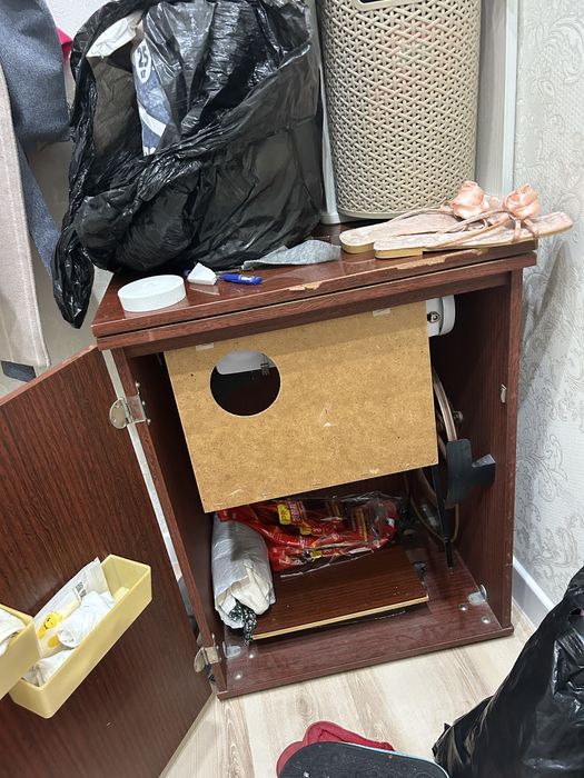 Швейная машина на ножках