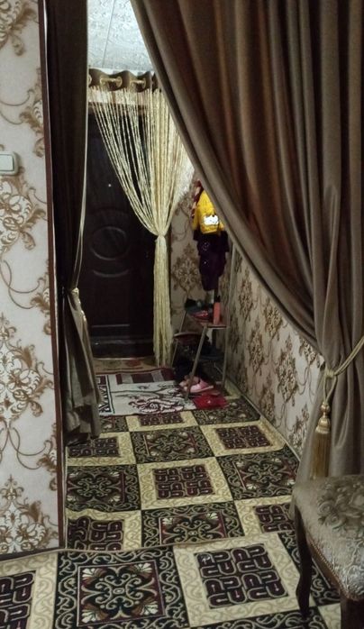 dom 1 etaj 2 xonalik qilingan suv xojatxona bor