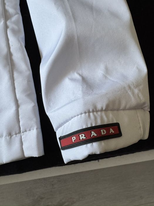 Бяла ветровка Prada