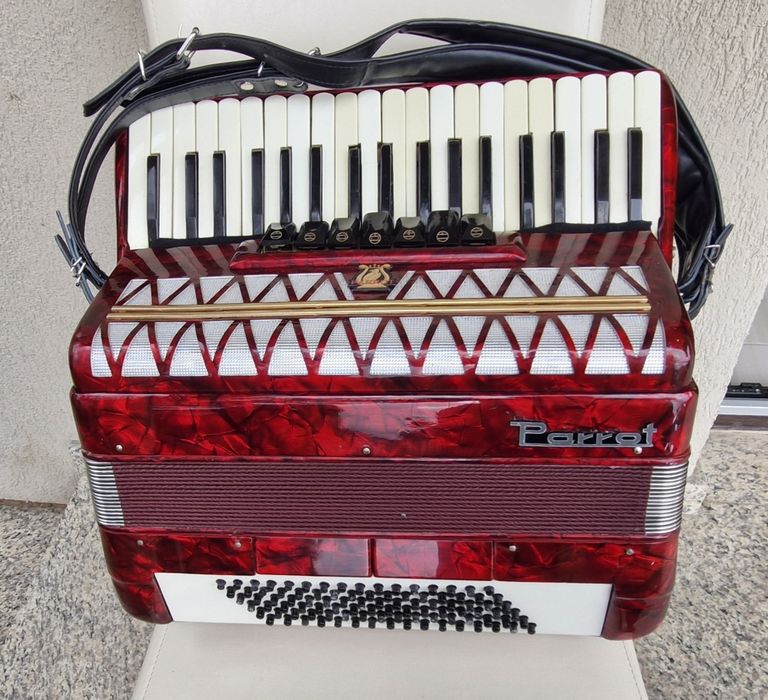 Acordeon  Parrot 80 basi  roșu sidefat