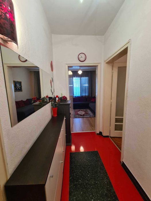 Продава се Тристаен апартамент в Хасково, Възраждане - 90 кв.м за 924 €/кв.м - Снимка #3