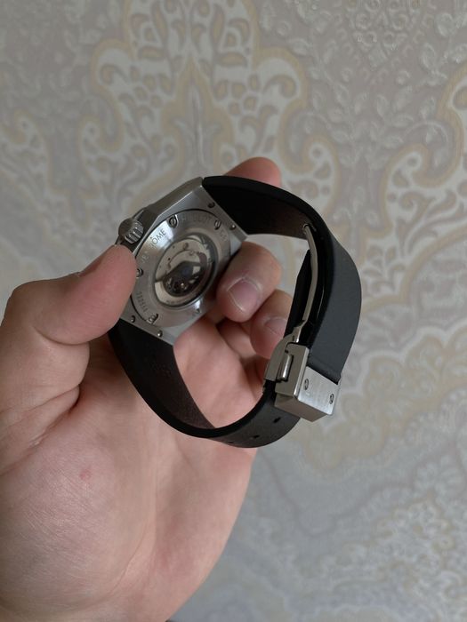 срочно продам часы hublot