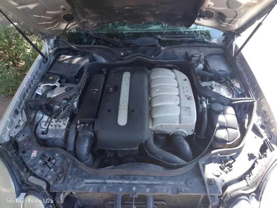 Mercedes E270 2004 Г.