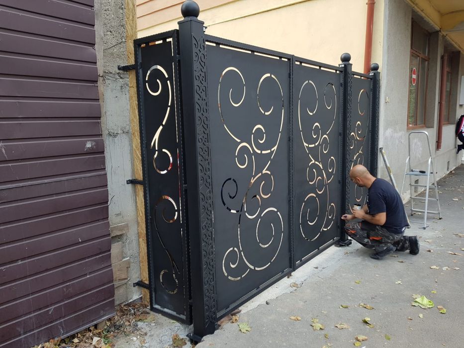 FierForjat-Bucuresti. ro/Porti garduri fier forjat