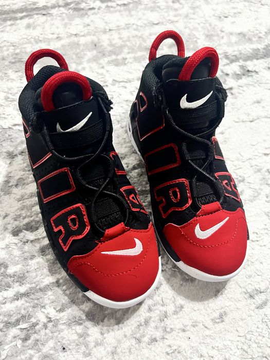 Tenesi Nike air uptempo