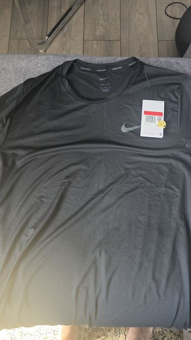 Футболка Nike для спорта