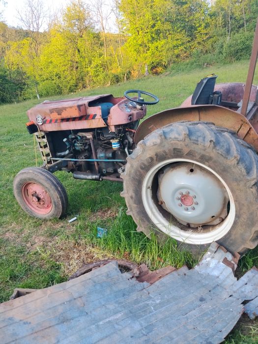 Vând tractor Massey Ferguson 135