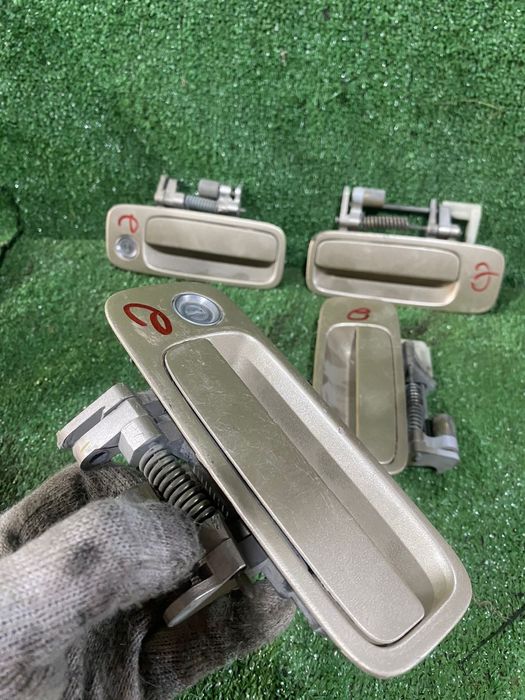 Дверные ручки Camry 20 Toyota