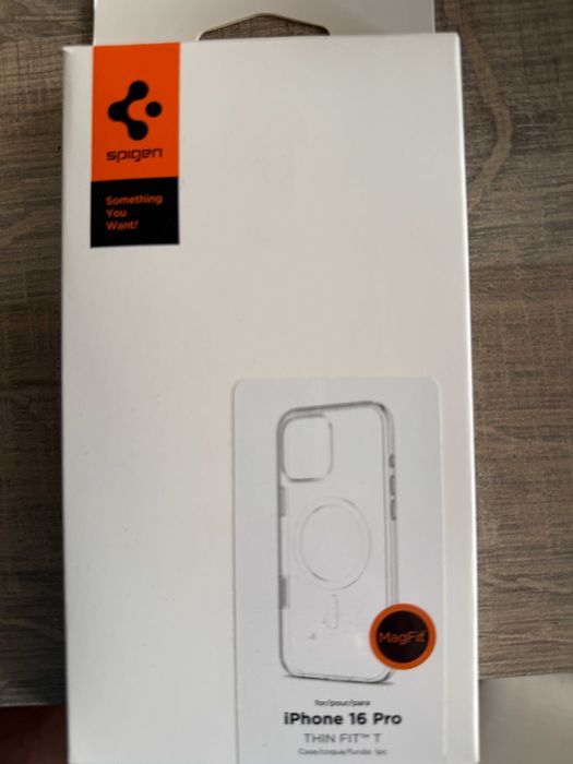 Spigen Thin Fit кейс за Iphone 16 pro