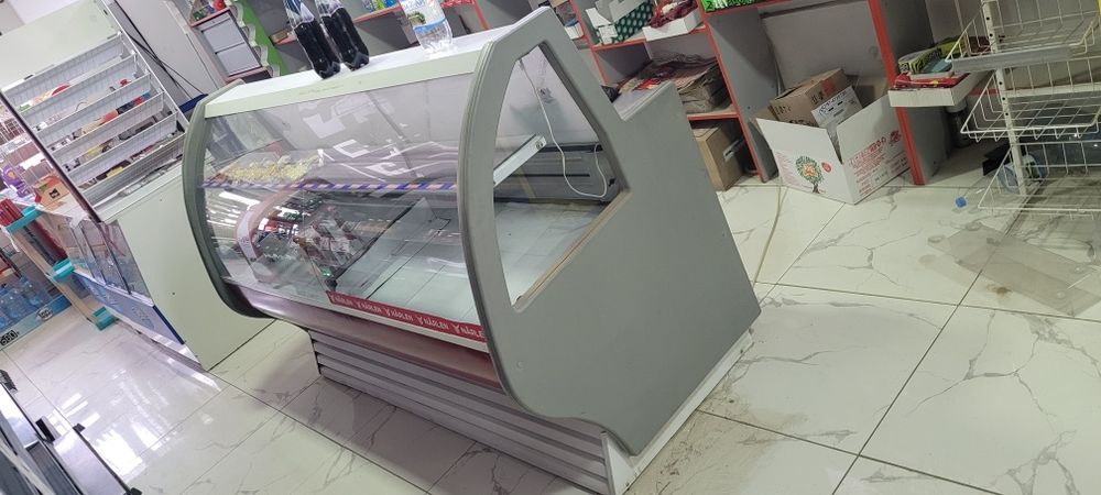 Продам холодильники полки