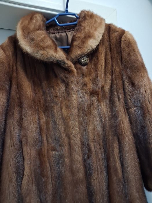 Haina blana lunga de  nurca