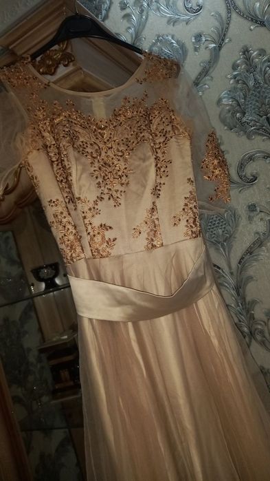 Vecherniy Koyne ruchnoy izdeliya 36 razmer