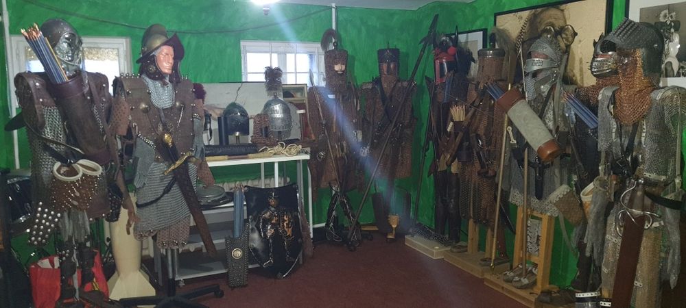 Săbii baionete armuri milităria medievale