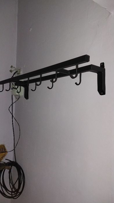 Вешалка сотилади