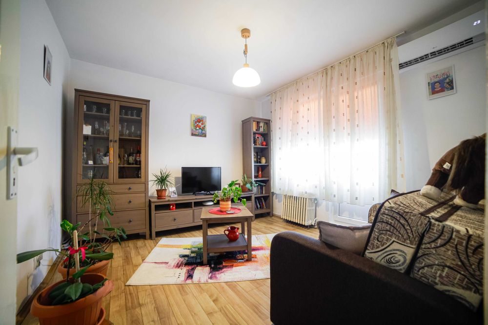 Apartament 3 camere, 69 mp, etaj 4 – Str. Făgărașului, Reghin – 76.000 EUR