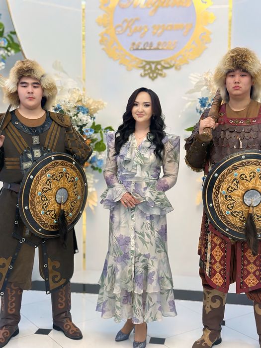 Продаю красивое женское платье