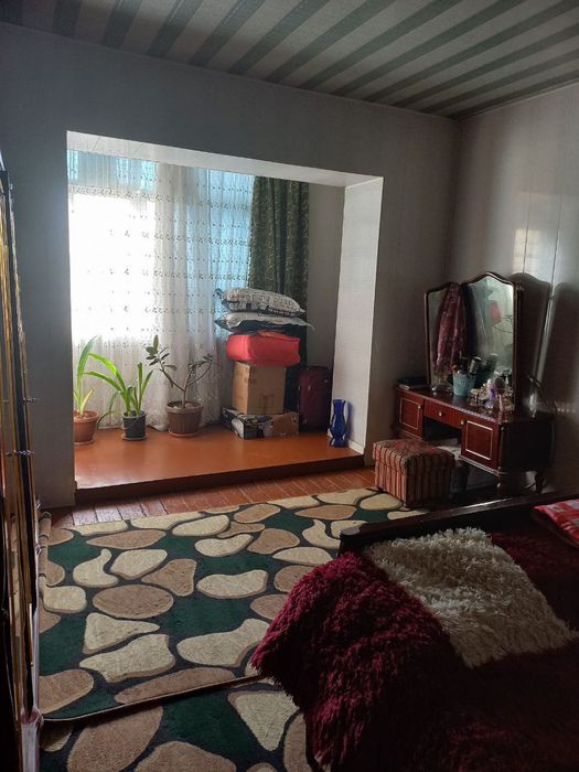 3 комнатная квартира 4 этаже в центре г.Карши