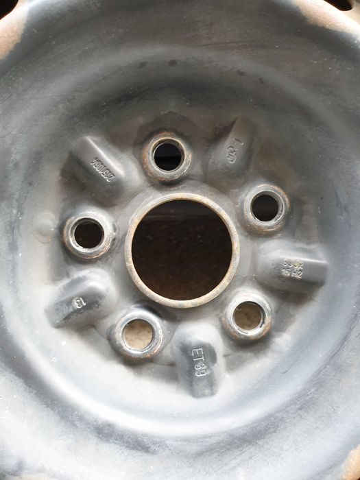 Джанти с гуми Тойота 15"-5×100+2 комплекта ориг. тасове и 20бр. гайки