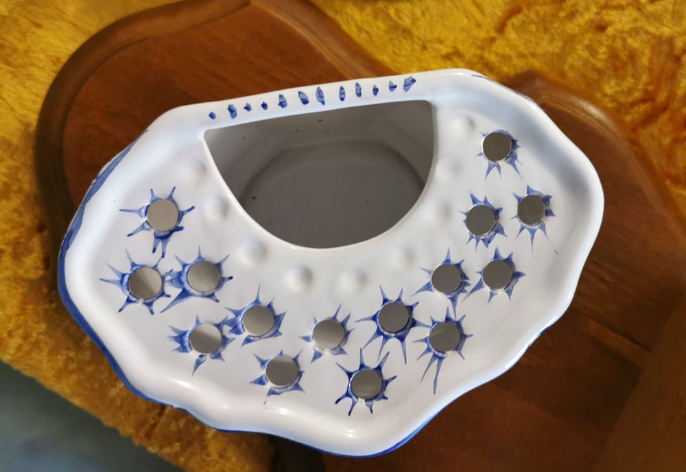 Фонтани рисуван порцелан