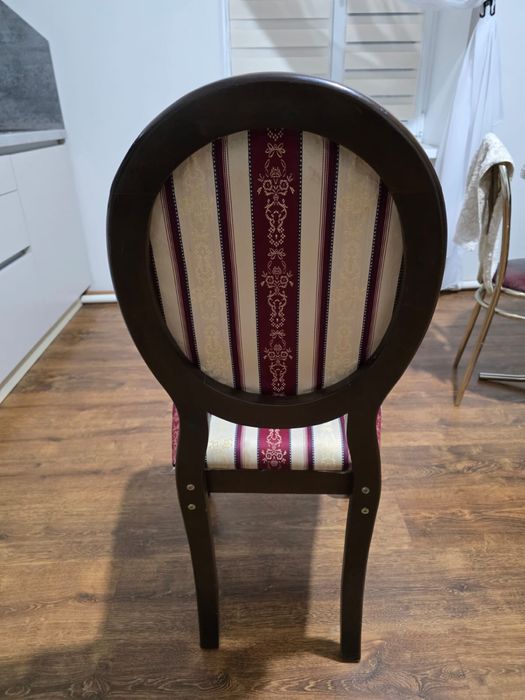 Продам стулья для гостиной