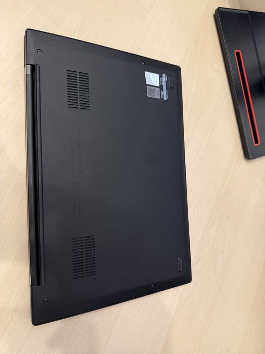 Lenovo Thinkpad x1 Carbon i7 155u, OLED 3k cu touchscreen!